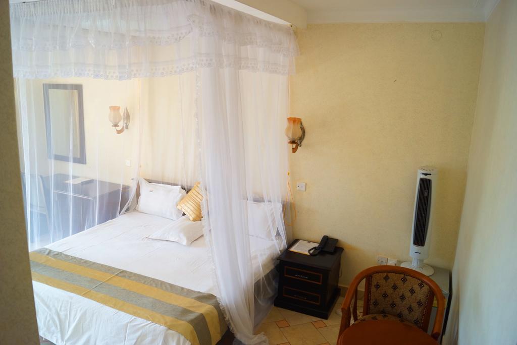 Tristar Hotel Kampala Exterior photo