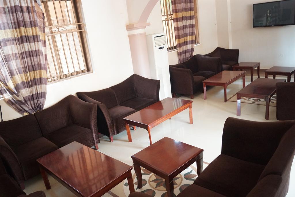 Tristar Hotel Kampala Exterior photo