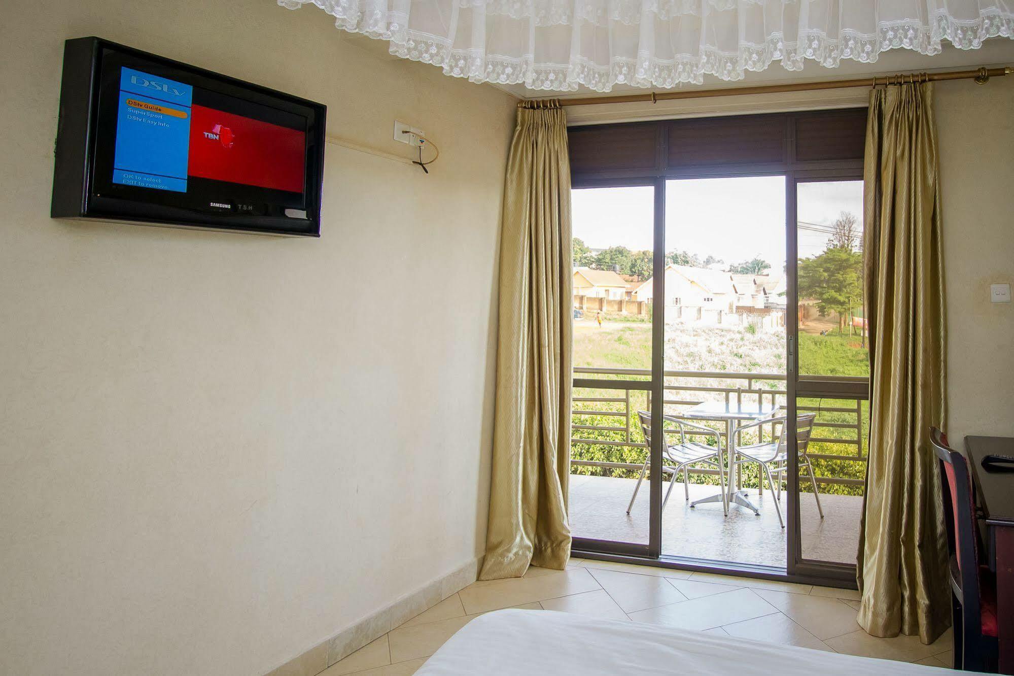 Tristar Hotel Kampala Exterior photo